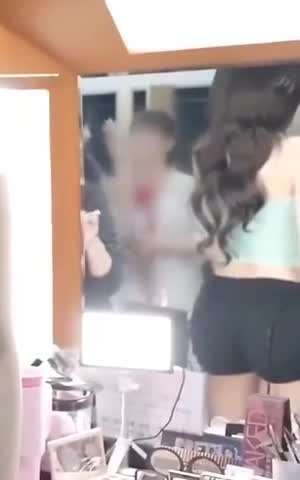 ITZY 유나 뒷태