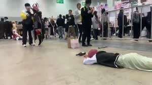 코스프레하다가 잠들어버린 코스어