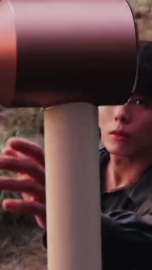 오늘자 공개된 배우 박보검 다이슨 드라이기 광고.MP4