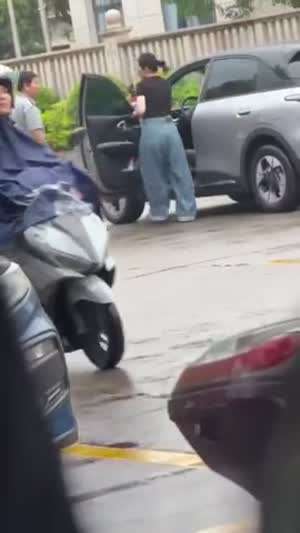 태어나서 처음 맞아보는 중국여자
