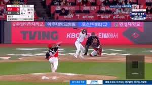 끝내기 홈런을 가리는 손...