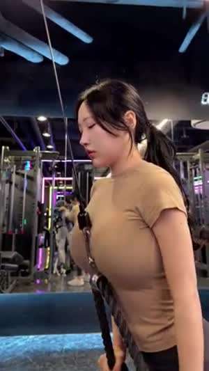 오빠를 위해 열심히 연습하는 운동