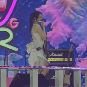 QWER 히나