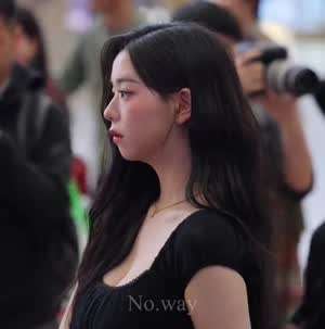 오늘자 출국하는 트리플에스 김채연
