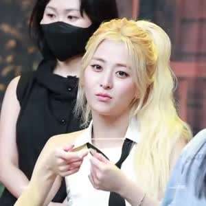 르세라핌 허윤진