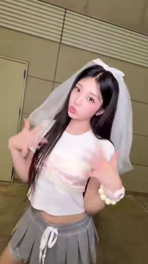 아일릿 원희, 르세라핌 채원