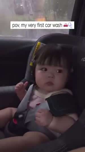 자동세차 첫 경험한 10개월 아기