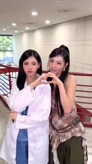 아워벌스데이 국초록,베이비돈크라이 이현