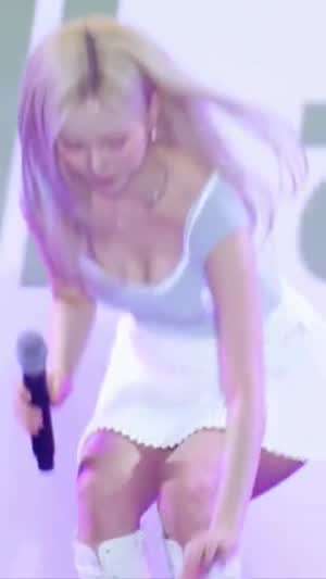 [비비지/VIVIZ] 무대위 은하...아찔한 우유빛깔...지리는 청순 볼