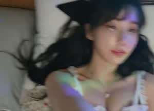 QWER 마젠타 눕방 흰 슬립 슴골