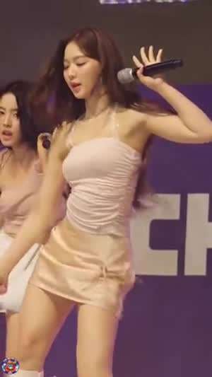 [스테이씨] 민소매가 잘 어울리는, 아이사