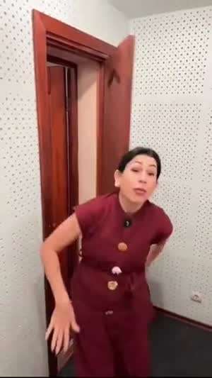 귀신이 장롱 위에 있는 이유.gif