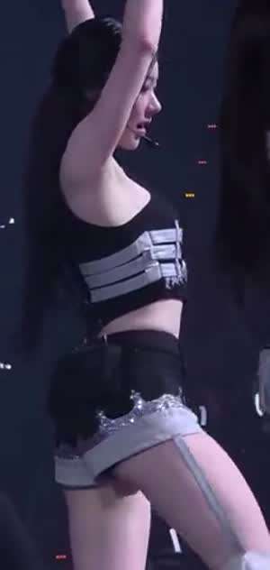 [있지/ITZY] 채령...뽀얀 피부빛 떨리는 안무