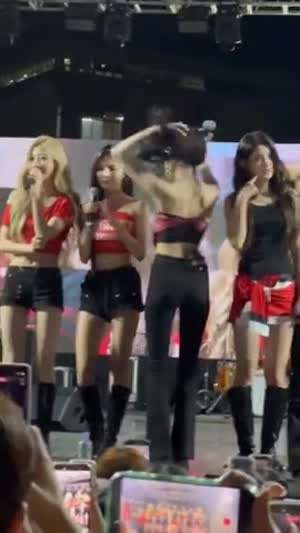 [하츠투하츠/H2H] 반전매력...이안 무대앞..팬서비스...핡~!!!